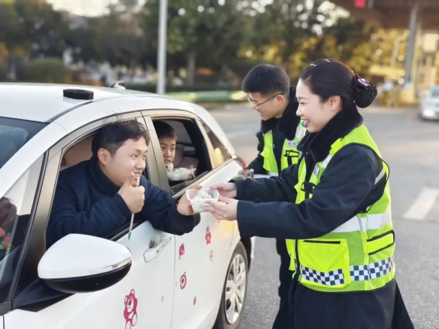 1739841229183907.jpg 04.jpg